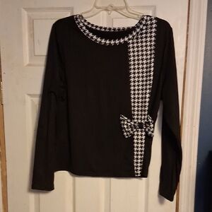 SHEIN Black Top with White Houndstooth Accent